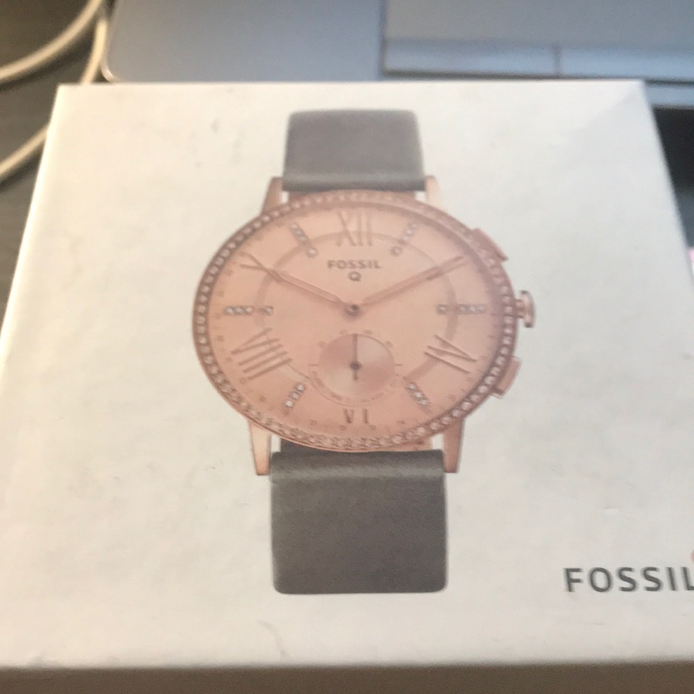Fossil Q